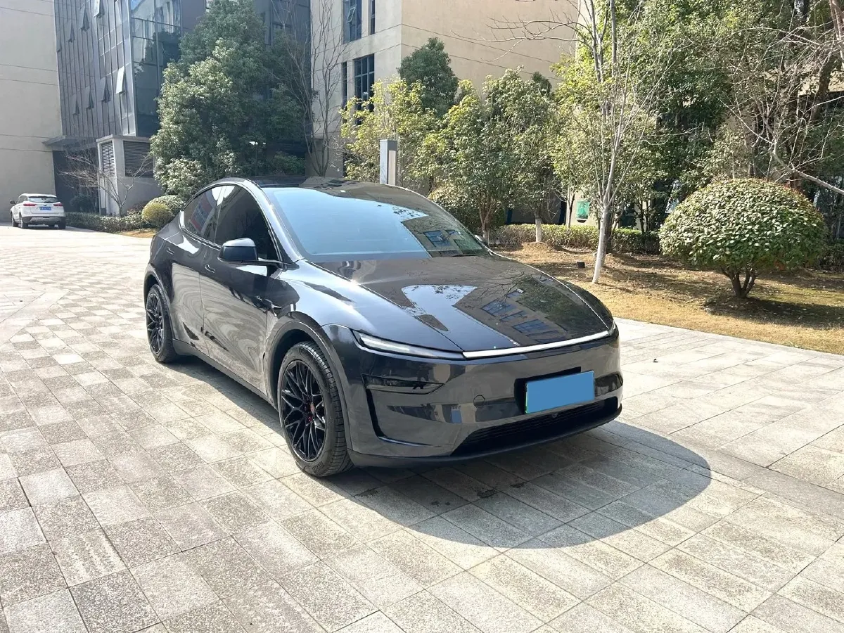 2025 Tesla Model Y BEV 78.4KWH,autocango,china used car exporter,china ev exporter,chinese used car exporter,chinese used ev exporter