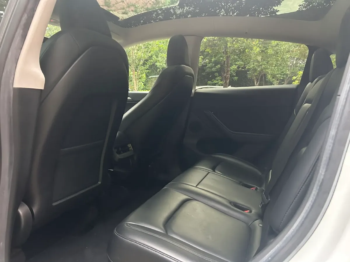 2022 Tesla Model Y BEV 60KWH,autocango,china used car exporter,china ev exporter,chinese used car exporter,chinese used ev exporter