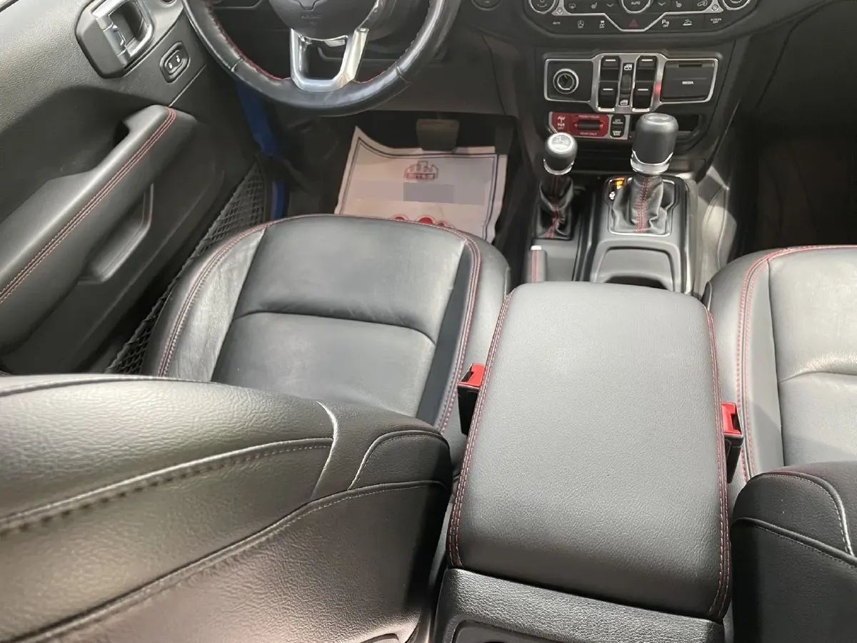2021 Jeep Wrangler 2.0T 266HP L4 8AT,autocango,china used car exporter,china ev exporter,chinese used car exporter,chinese used ev exporter