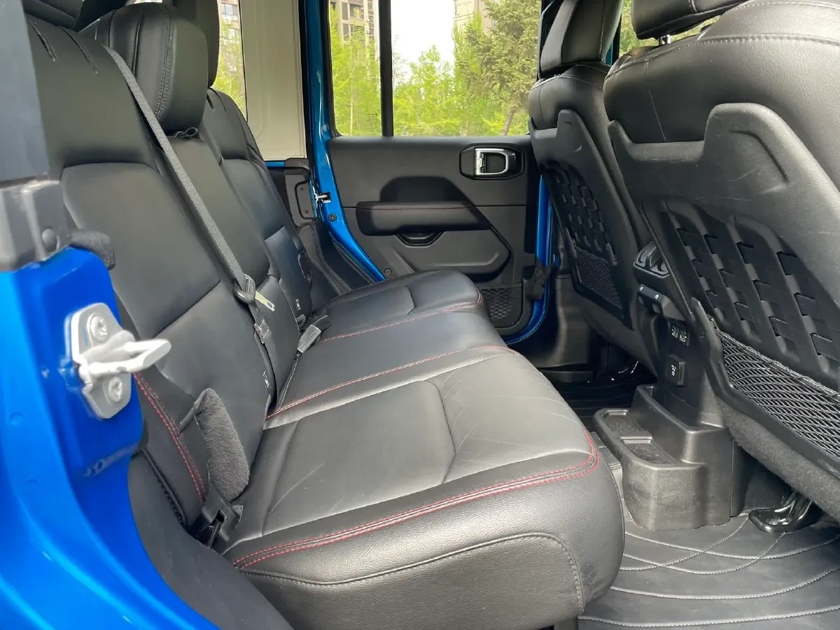 2021 Jeep Wrangler 2.0T 266HP L4 8AT,autocango,china used car exporter,china ev exporter,chinese used car exporter,chinese used ev exporter