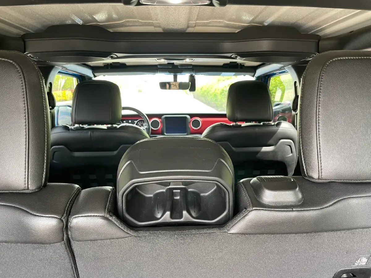 2021 Jeep Wrangler 2.0T 266HP L4 8AT,autocango,china used car exporter,china ev exporter,chinese used car exporter,chinese used ev exporter