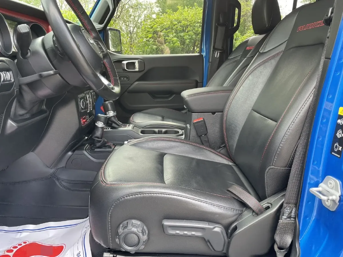 2021 Jeep Wrangler 2.0T 266HP L4 8AT,autocango,china used car exporter,china ev exporter,chinese used car exporter,chinese used ev exporter