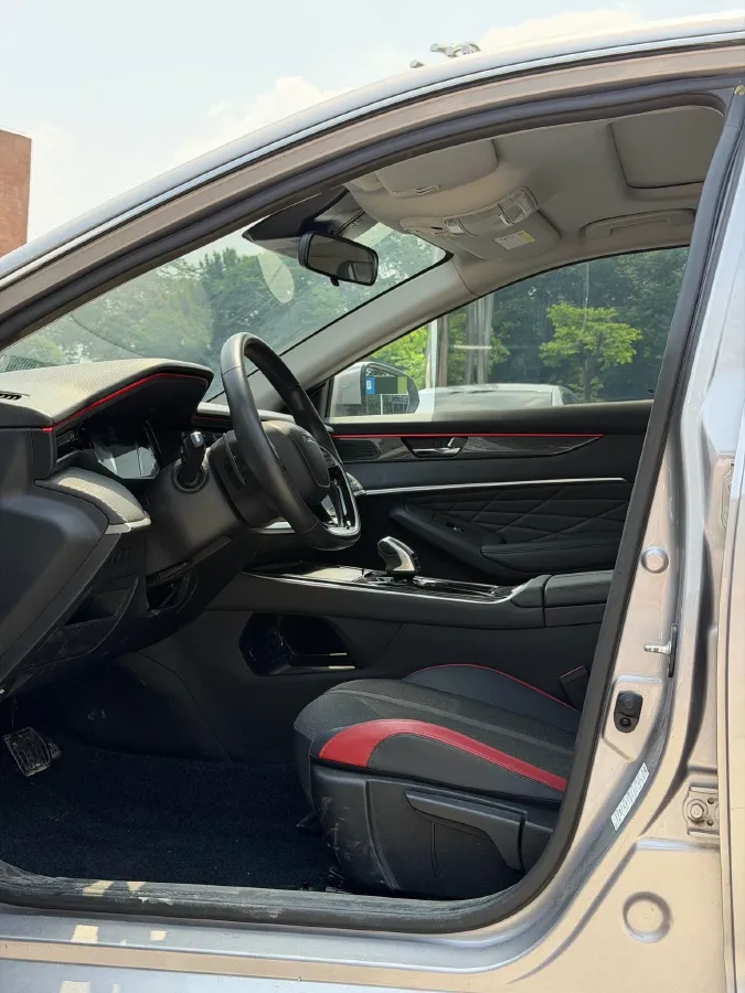 2021 DongFeng Aeolus YiXuan MAX 1.5T 190HP L4 7DCT,autocango,china used car exporter,china ev exporter,chinese used car exporter,chinese used ev exporter