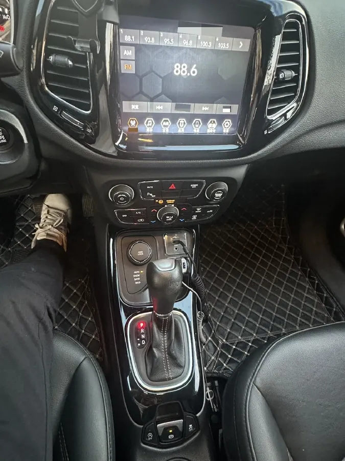 2019 Jeep Compass 1.3T 173HP L4 9AT,autocango,china used car exporter,china ev exporter,chinese used car exporter,chinese used ev exporter