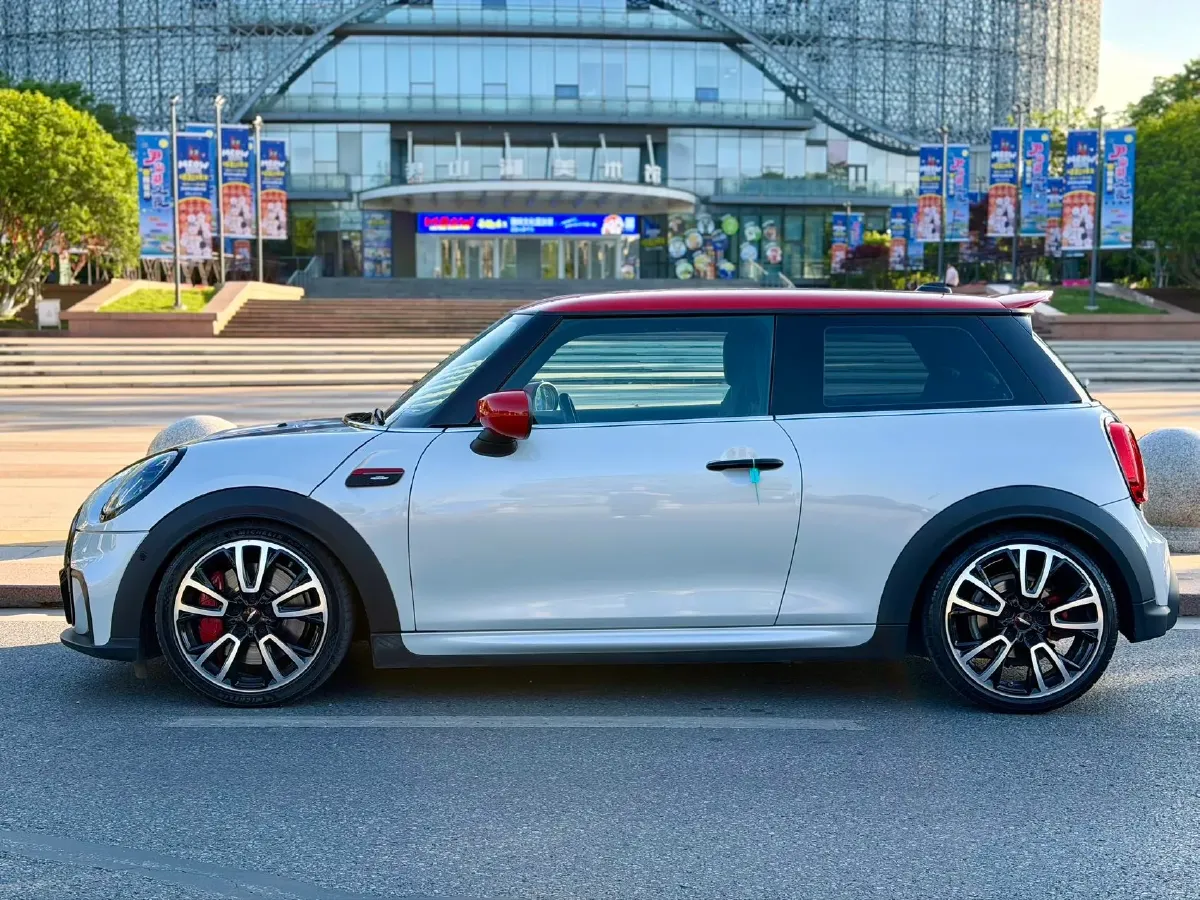 2022 MINI JCW 2.0T 231HP L4 8AT,autocango,china used car exporter,china ev exporter,chinese used car exporter,chinese used ev exporter