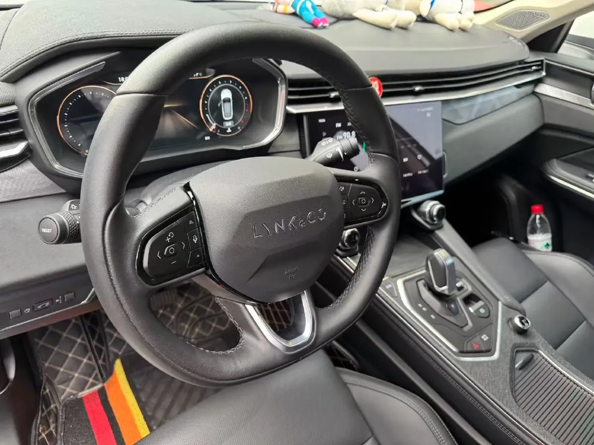 2021 LYNK&CO 01 2.0T 218HP L4 8AT,autocango,china used car exporter,china ev exporter,chinese used car exporter,chinese used ev exporter