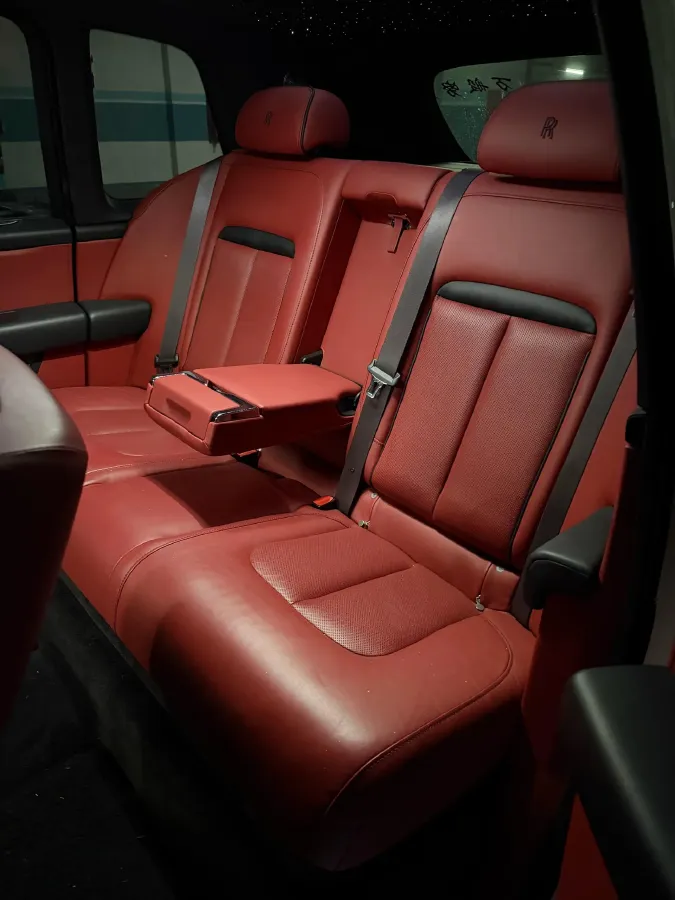 2018 Rolls-Royce Cullinan 6.7T 571HP V12 8AT,autocango,china used car exporter,china ev exporter,chinese used car exporter,chinese used ev exporter