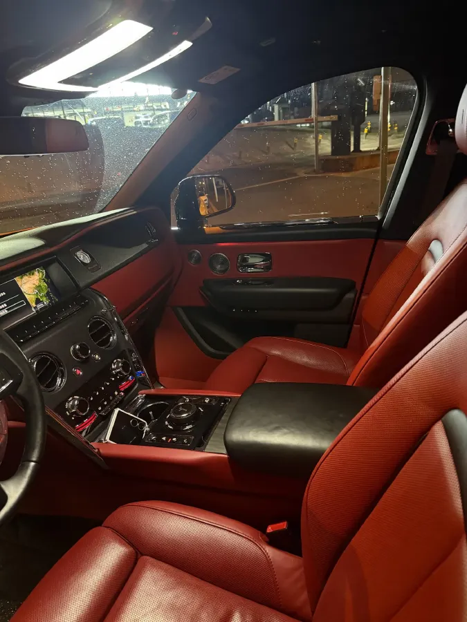 2018 Rolls-Royce Cullinan 6.7T 571HP V12 8AT,autocango,china used car exporter,china ev exporter,chinese used car exporter,chinese used ev exporter