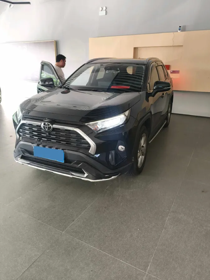 2021 Toyota RAV4 2.0L 171HP L4 CVT,autocango,china used car exporter,china ev exporter,chinese used car exporter,chinese used ev exporter