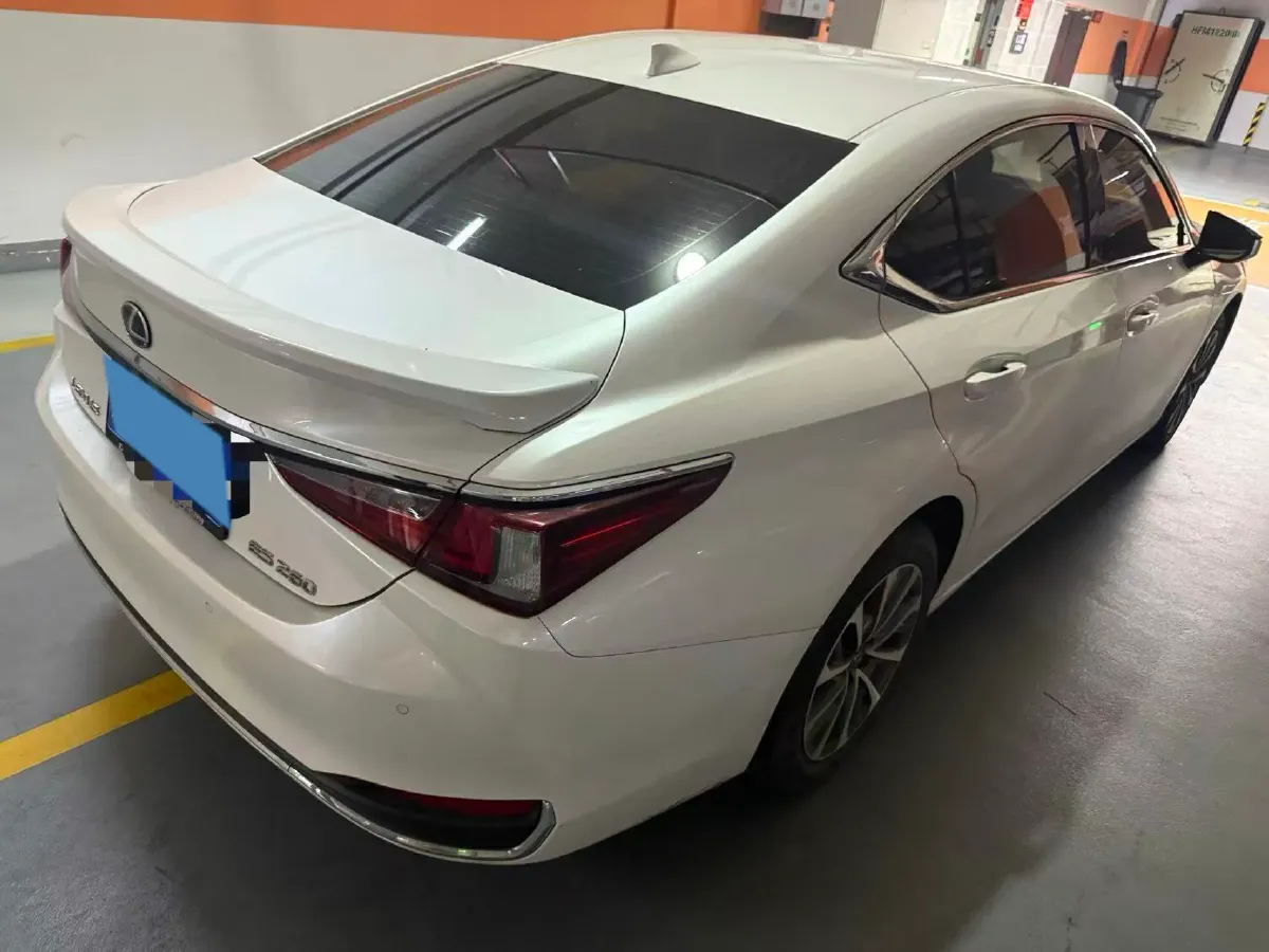 2020 Lexus ES 2.0L 173HP L4 CVT,autocango,china used car exporter,china ev exporter,chinese used car exporter,chinese used ev exporter