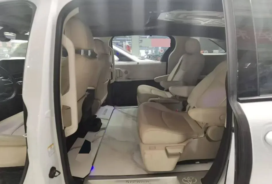 2023 Toyota Sienna 2.5L 189HP L4 E-CVT Hybrid,autocango,china used car exporter,china ev exporter,chinese used car exporter,chinese used ev exporter