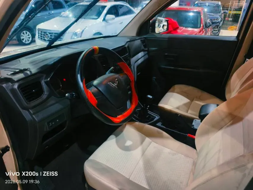 2021 WuLing HongGuang V 1.5L 99HP L4 6MT,autocango,china used car exporter,china ev exporter,chinese used car exporter,chinese used ev exporter
