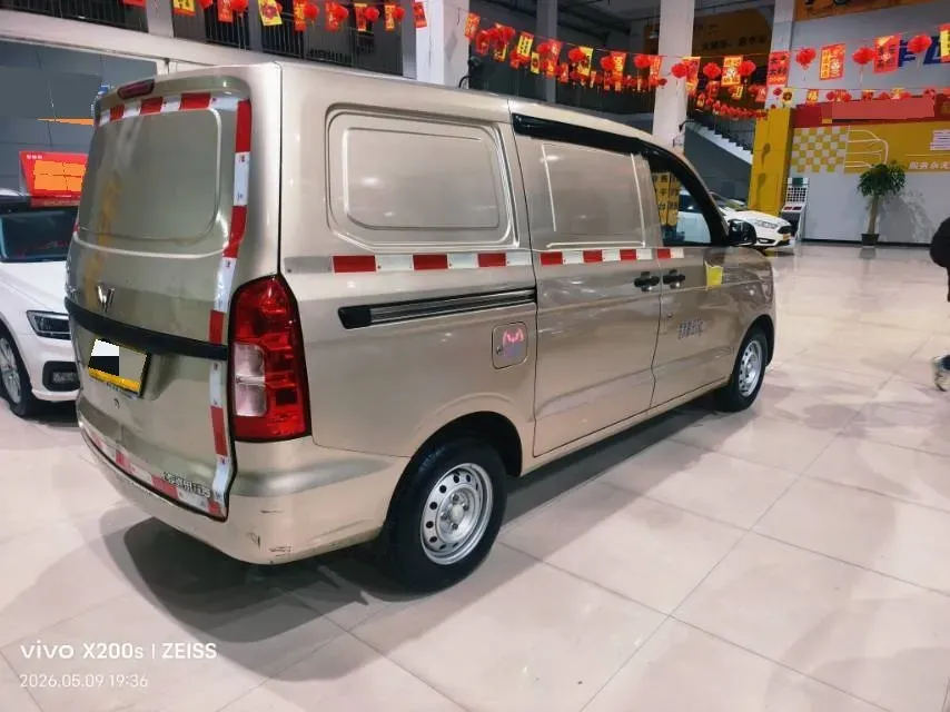 2021 WuLing HongGuang V 1.5L 99HP L4 6MT,autocango,china used car exporter,china ev exporter,chinese used car exporter,chinese used ev exporter