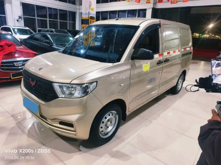 2021 WuLing HongGuang V 1.5L 99HP L4 6MT,autocango,china used car exporter,china ev exporter,chinese used car exporter,chinese used ev exporter