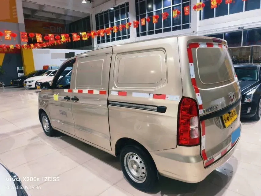 2021 WuLing HongGuang V 1.5L 99HP L4 6MT,autocango,china used car exporter,china ev exporter,chinese used car exporter,chinese used ev exporter