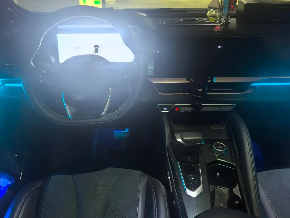 2021 Geely Monjaro 2.0T 218HP L4 7DCT,autocango,china used car exporter,china ev exporter,chinese used car exporter,chinese used ev exporter