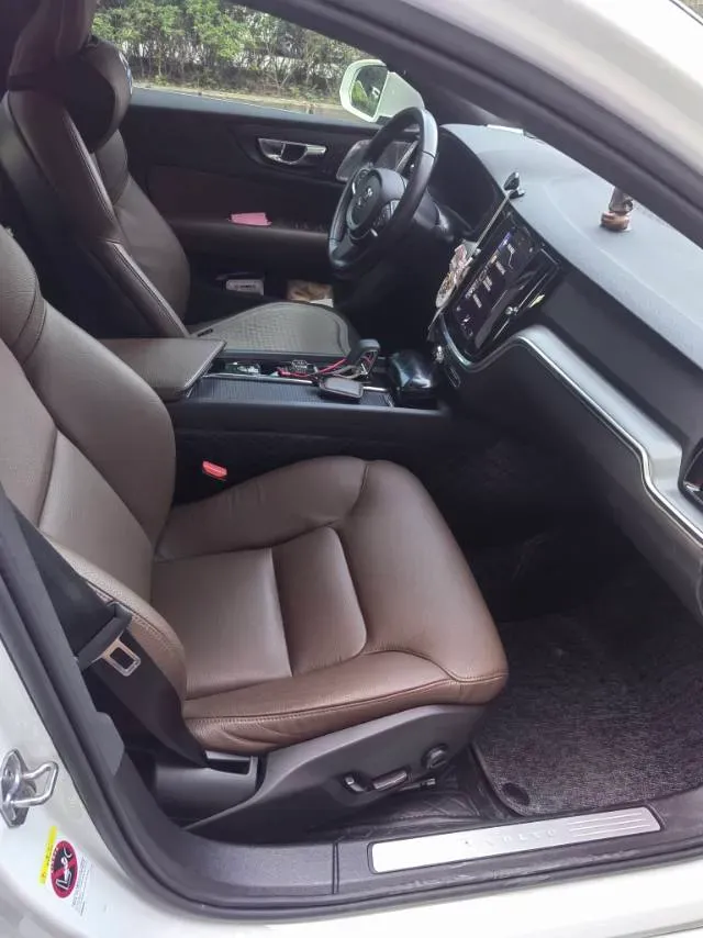 2022 Volvo S60 2.0T 197HP L4 8AT,autocango,china used car exporter,china ev exporter,chinese used car exporter,chinese used ev exporter