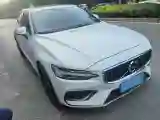 2022 Volvo S60 2.0T 197HP L4 8AT