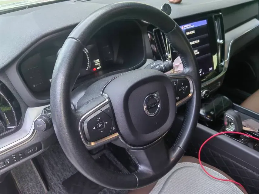 2022 Volvo S60 2.0T 197HP L4 8AT,autocango,china used car exporter,china ev exporter,chinese used car exporter,chinese used ev exporter