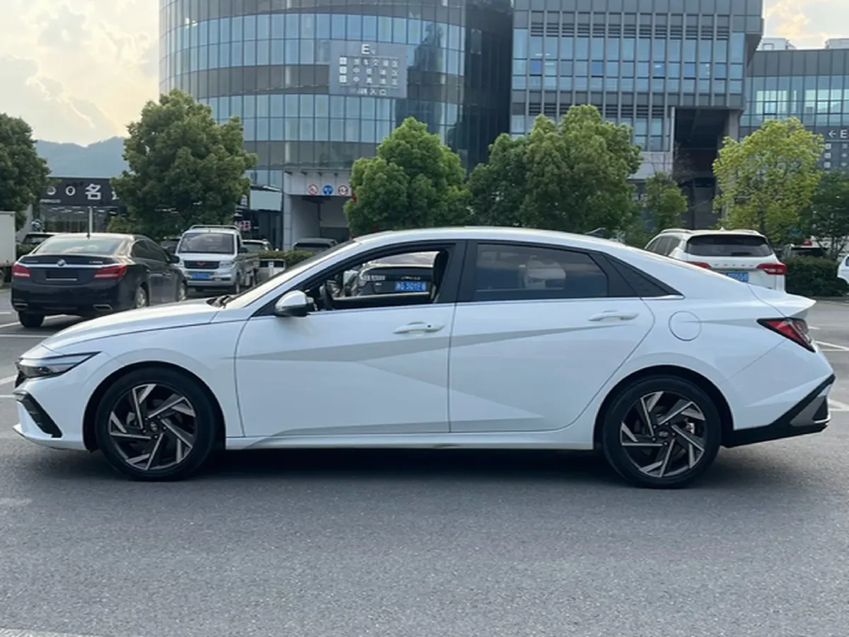 2022 Hyundai Elantra 1.5L 115HP L4 CVT,autocango,china used car exporter,china ev exporter,chinese used car exporter,chinese used ev exporter