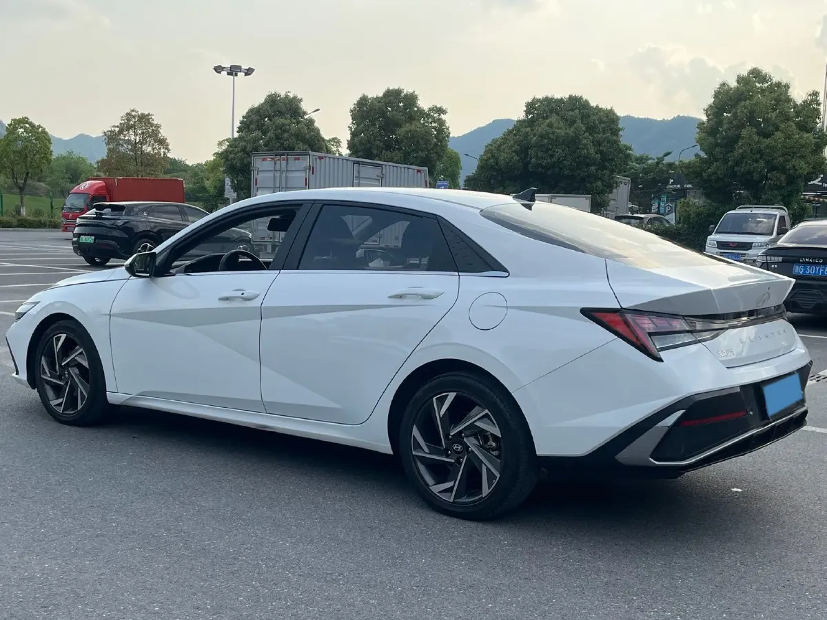 2022 Hyundai Elantra 1.5L 115HP L4 CVT,autocango,china used car exporter,china ev exporter,chinese used car exporter,chinese used ev exporter