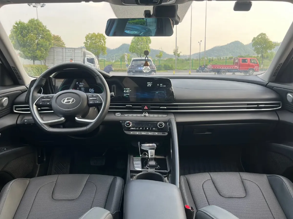 2022 Hyundai Elantra 1.5L 115HP L4 CVT,autocango,china used car exporter,china ev exporter,chinese used car exporter,chinese used ev exporter