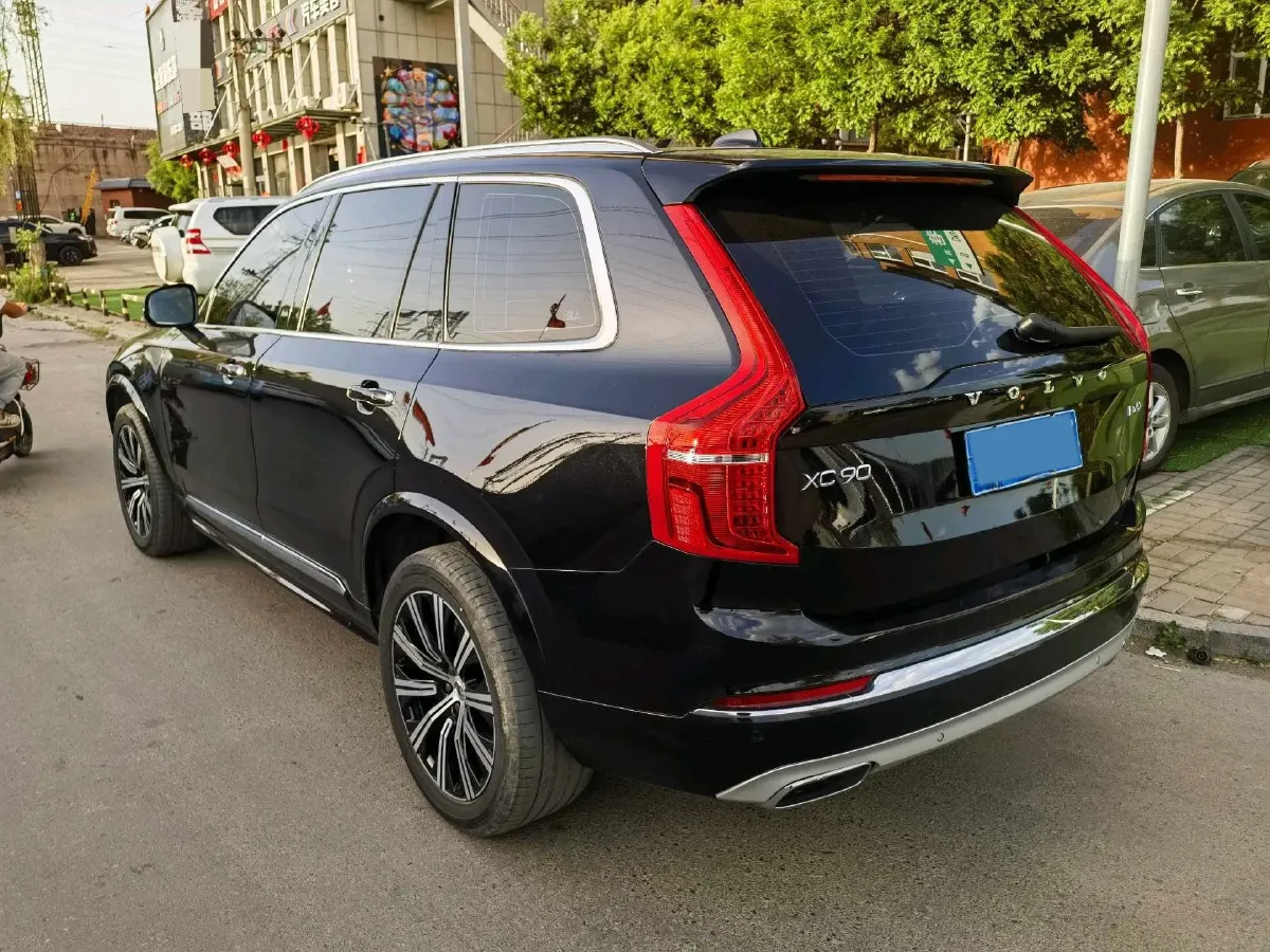 2021 Volvo XC90 2.0T 299HP L4 8AT,autocango,china used car exporter,china ev exporter,chinese used car exporter,chinese used ev exporter