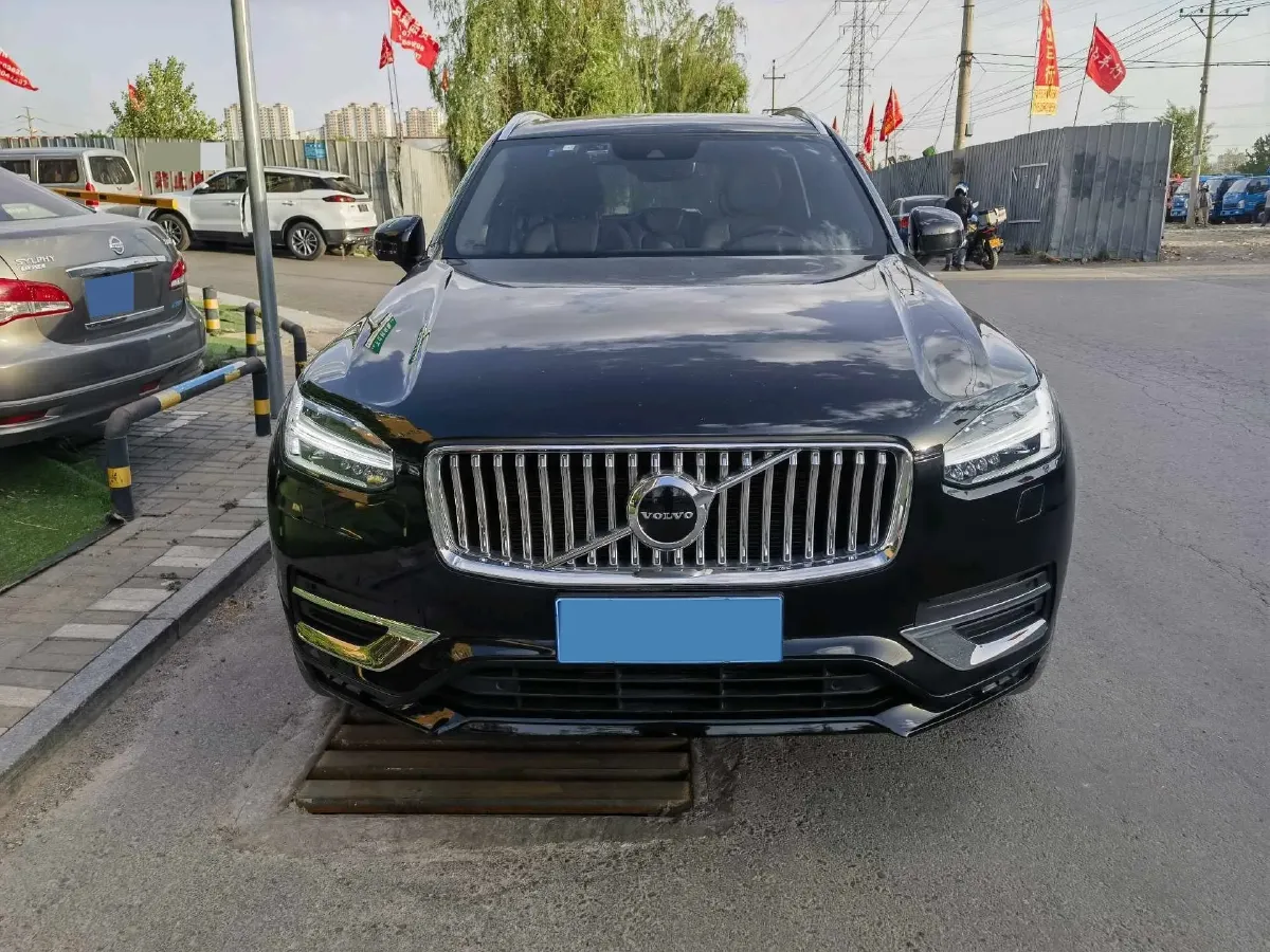 2021 Volvo XC90 2.0T 299HP L4 8AT,autocango,china used car exporter,china ev exporter,chinese used car exporter,chinese used ev exporter