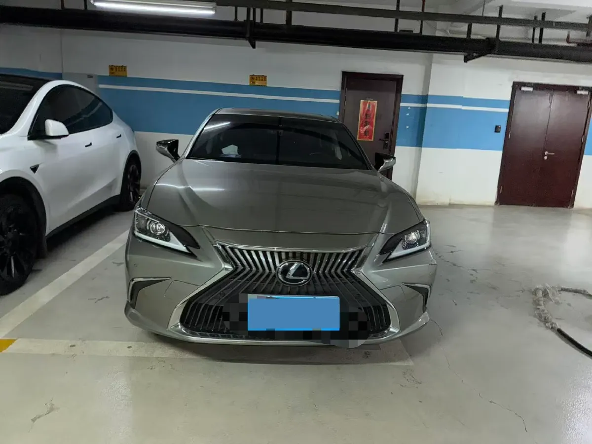 2020 Lexus ES 2.0L 173HP L4 CVT,autocango,china used car exporter,china ev exporter,chinese used car exporter,chinese used ev exporter