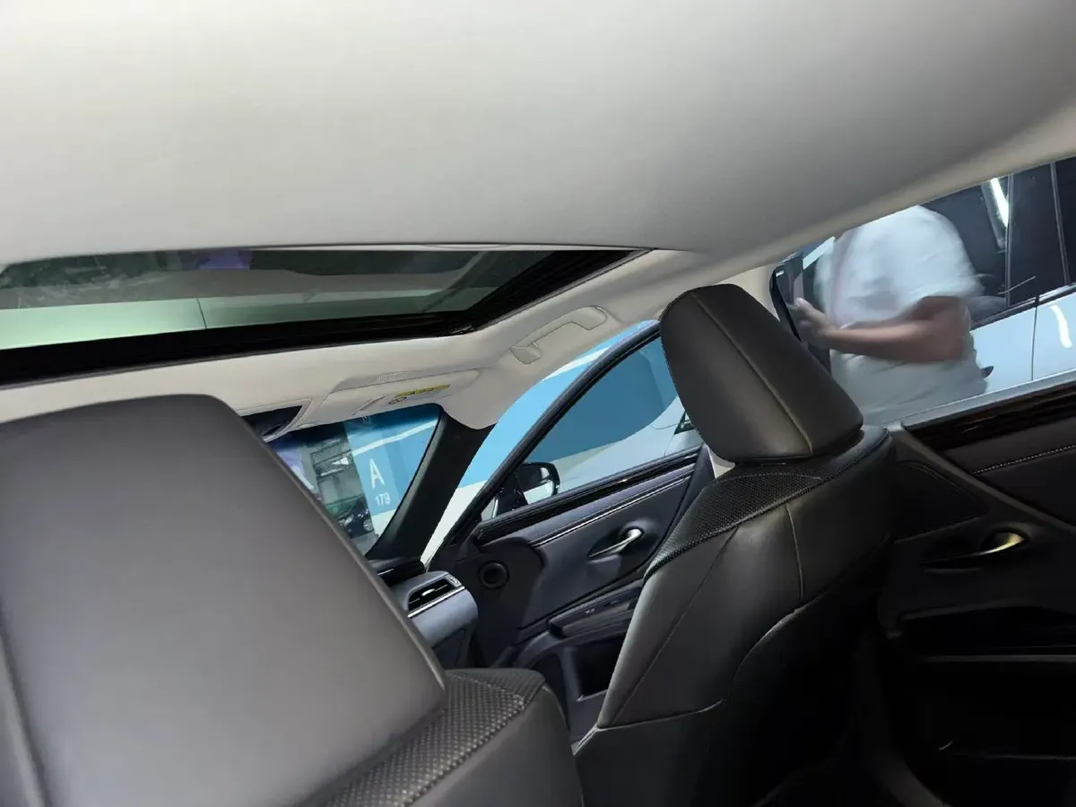 2020 Lexus ES 2.0L 173HP L4 CVT,autocango,china used car exporter,china ev exporter,chinese used car exporter,chinese used ev exporter
