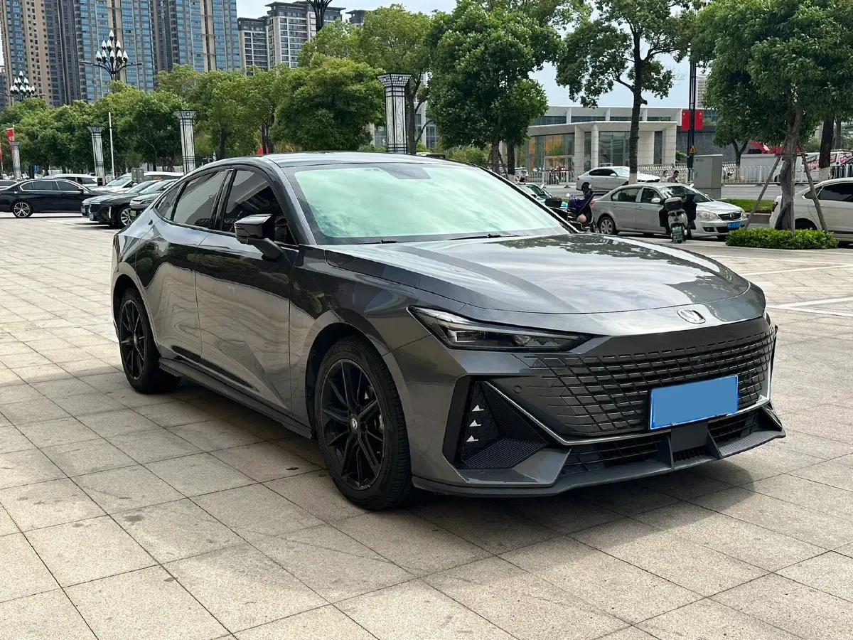 2022 ChangAn UNI-V 1.5T 188HP L4 7DCT,autocango,china used car exporter,china ev exporter,chinese used car exporter,chinese used ev exporter
