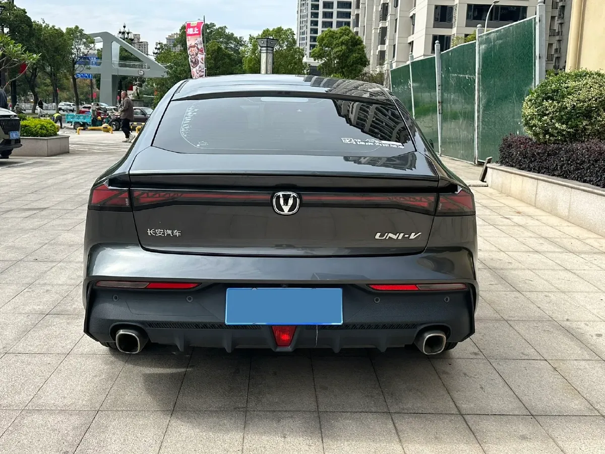 2022 ChangAn UNI-V 1.5T 188HP L4 7DCT,autocango,china used car exporter,china ev exporter,chinese used car exporter,chinese used ev exporter