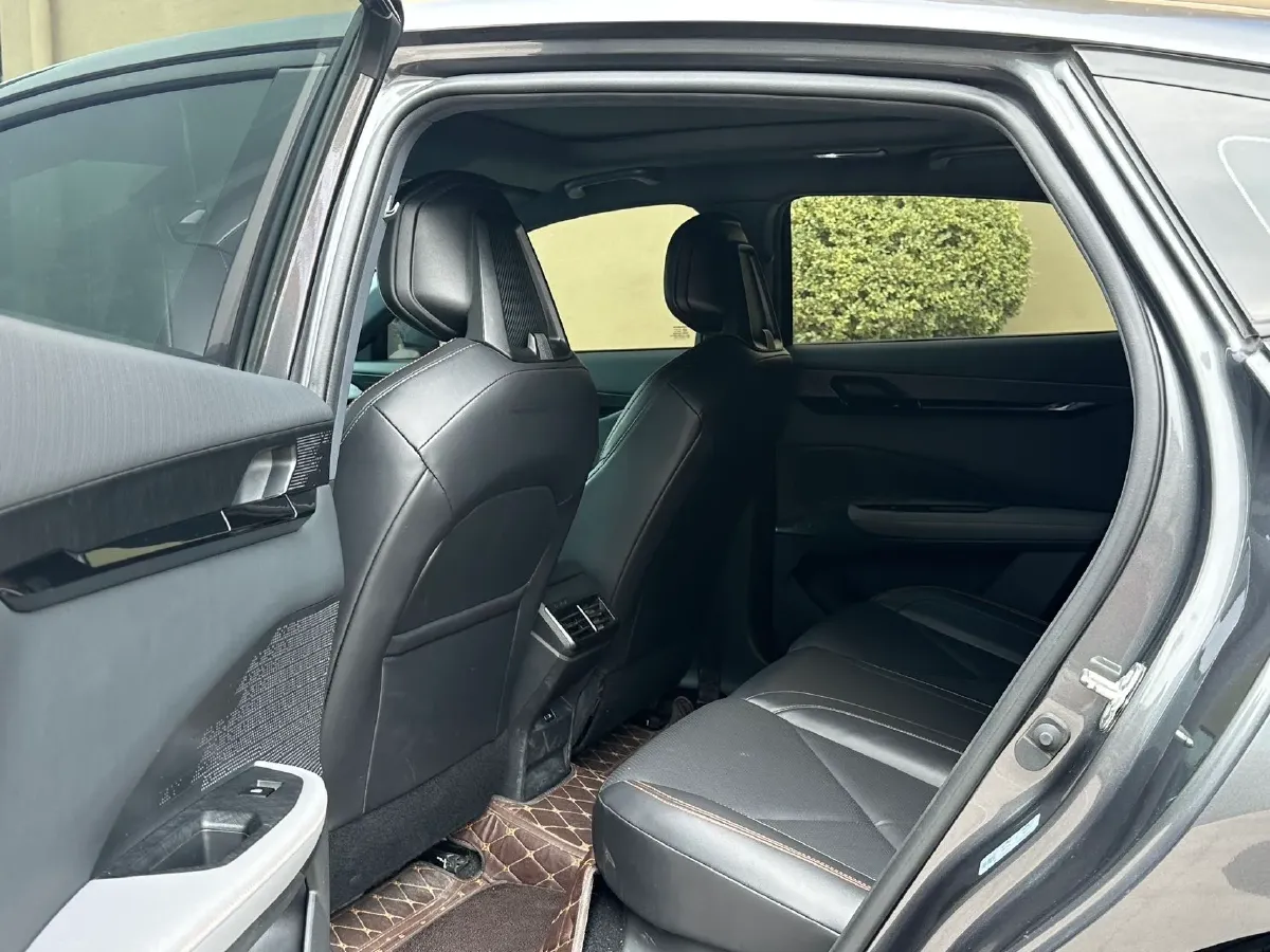 2022 ChangAn UNI-V 1.5T 188HP L4 7DCT,autocango,china used car exporter,china ev exporter,chinese used car exporter,chinese used ev exporter
