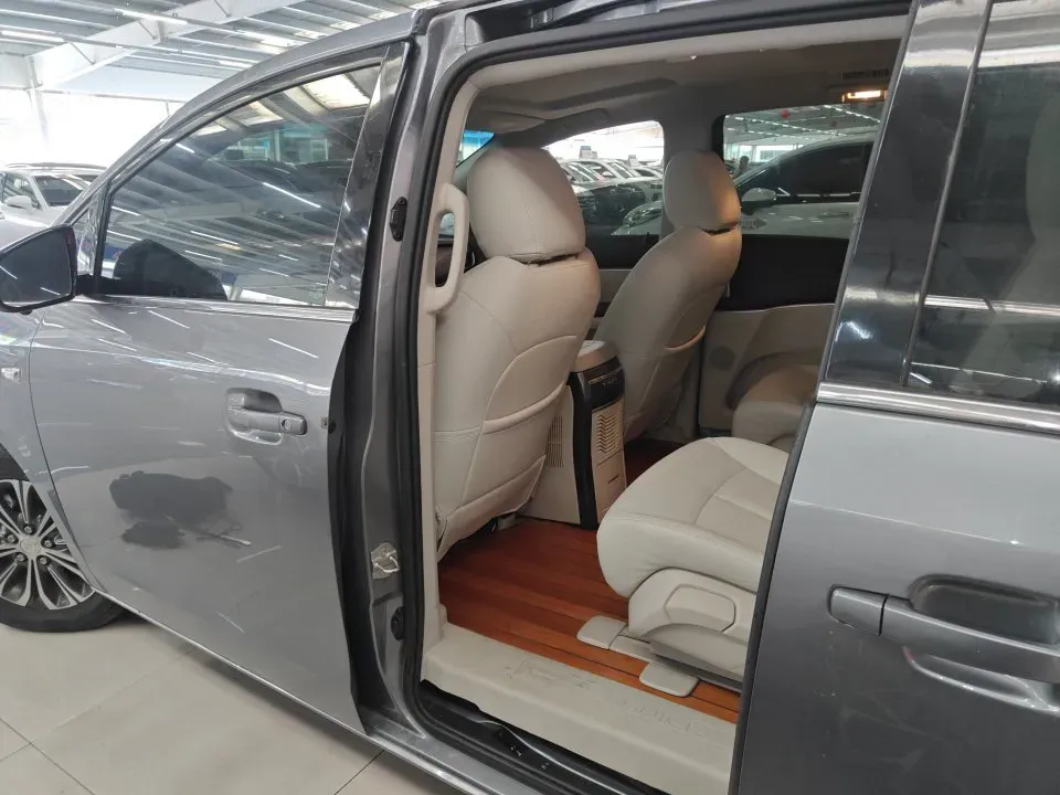 2021 Buick GL8 2.0T 237HP L4 9AT,autocango,china used car exporter,china ev exporter,chinese used car exporter,chinese used ev exporter