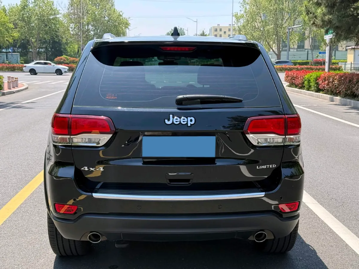 2019 Jeep Grand Cherokee 3.0L 234HP V6 8AT,autocango,china used car exporter,china ev exporter,chinese used car exporter,chinese used ev exporter