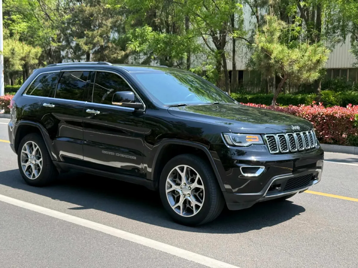 2019 Jeep Grand Cherokee 3.0L 234HP V6 8AT,autocango,china used car exporter,china ev exporter,chinese used car exporter,chinese used ev exporter