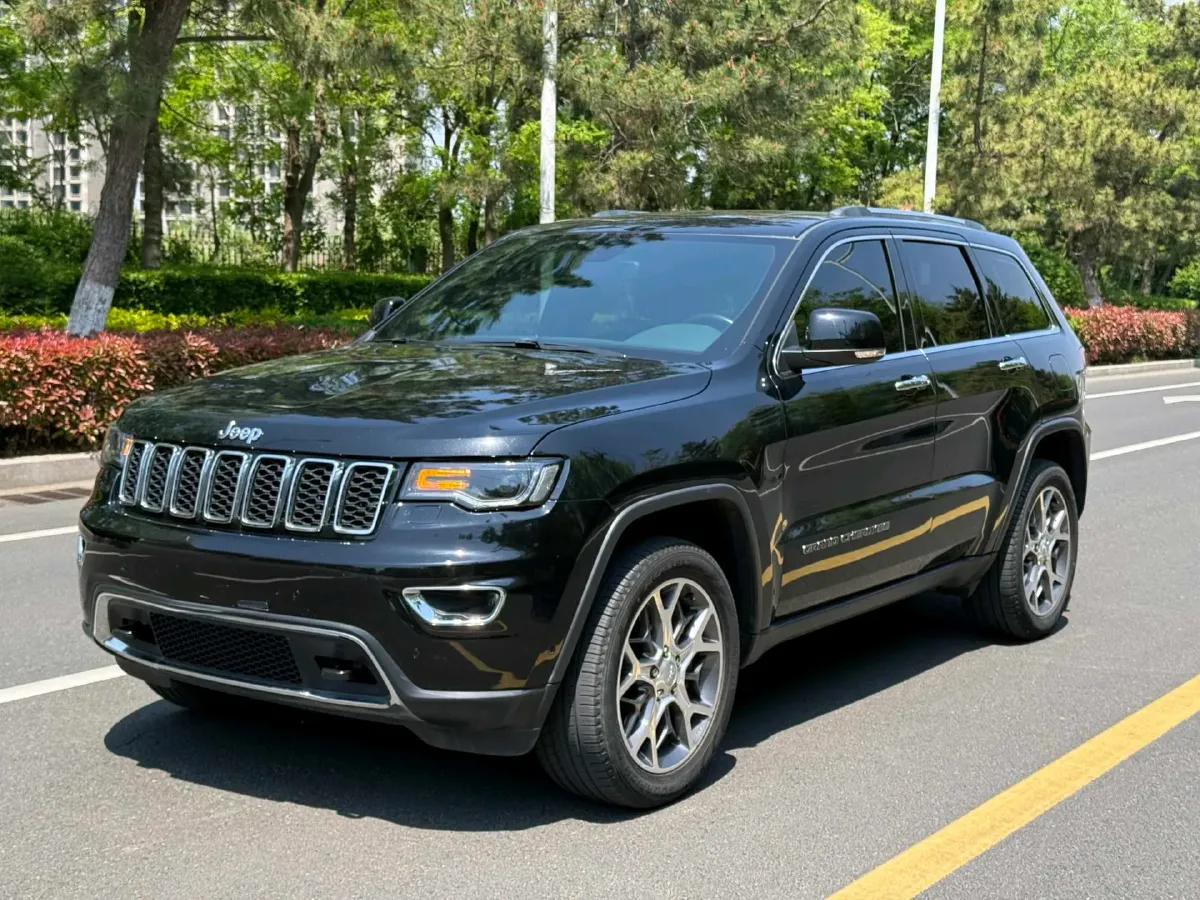 2019 Jeep Grand Cherokee 3.0L 234HP V6 8AT,autocango,china used car exporter,china ev exporter,chinese used car exporter,chinese used ev exporter