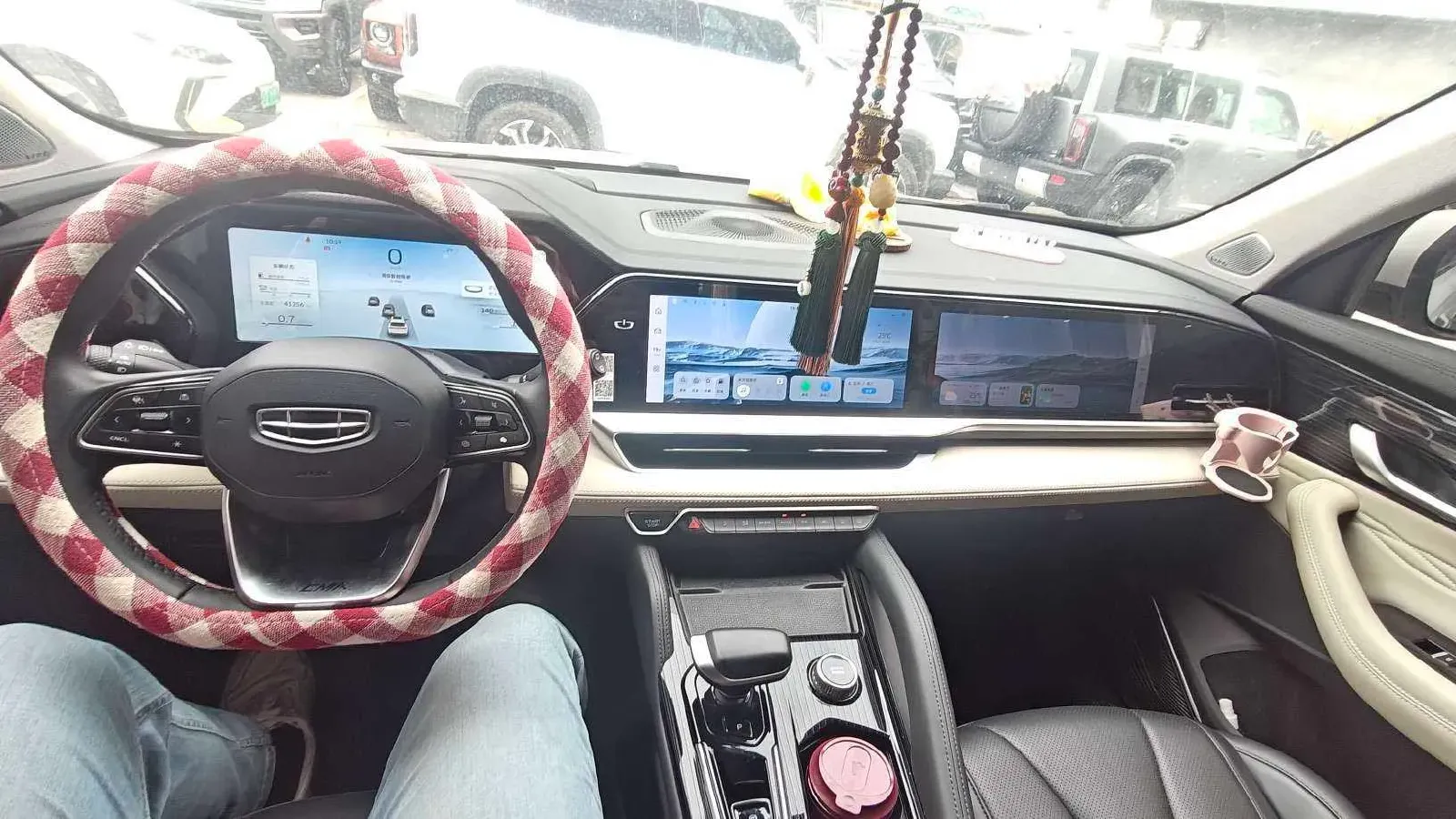 2023 Geely Monjaro 2.0T 238HP L4 8AT,autocango,china used car exporter,china ev exporter,chinese used car exporter,chinese used ev exporter