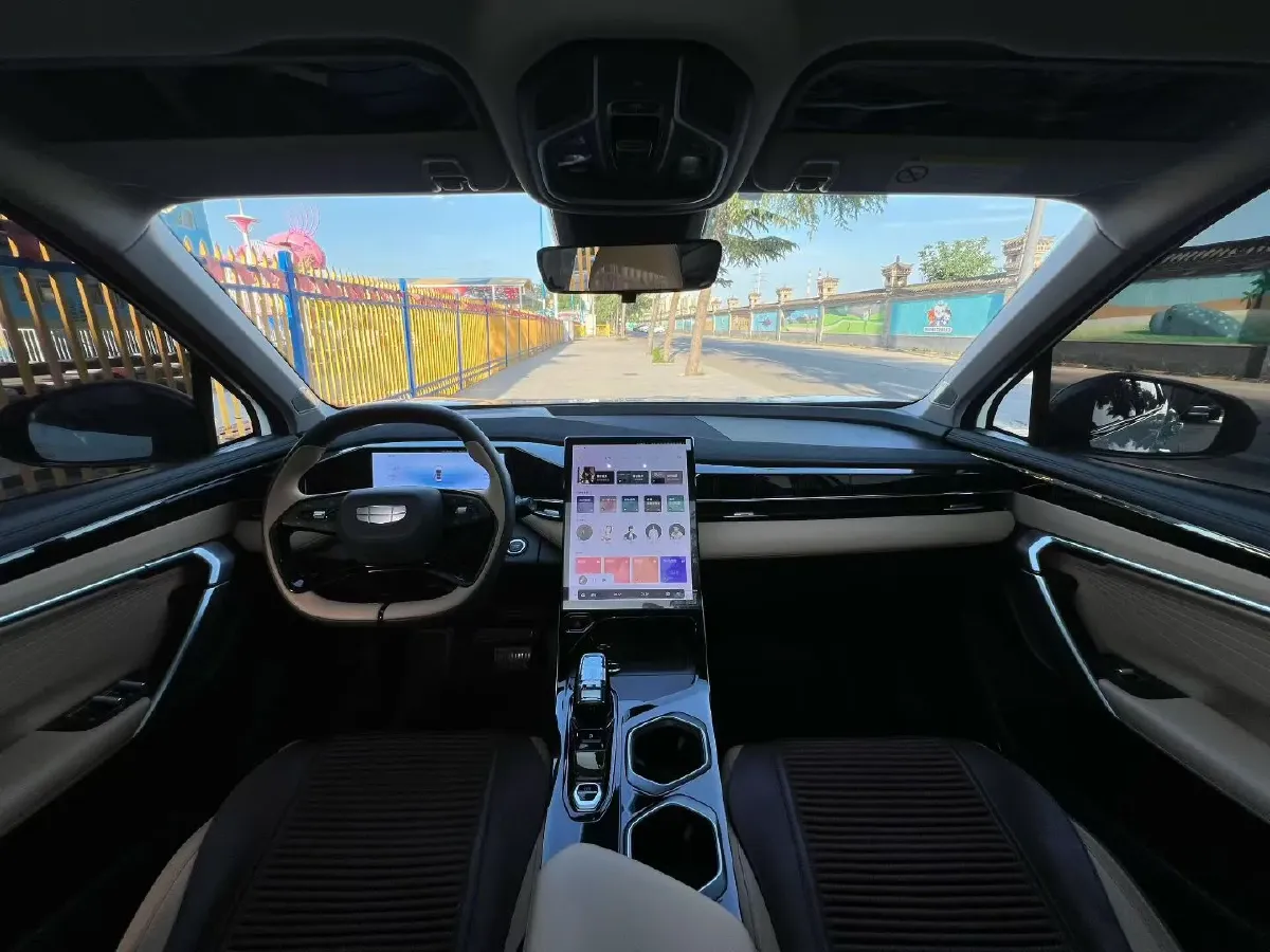 2023 Geely StarRay 1.5T 181HP L4 7DCT,autocango,china used car exporter,china ev exporter,chinese used car exporter,chinese used ev exporter