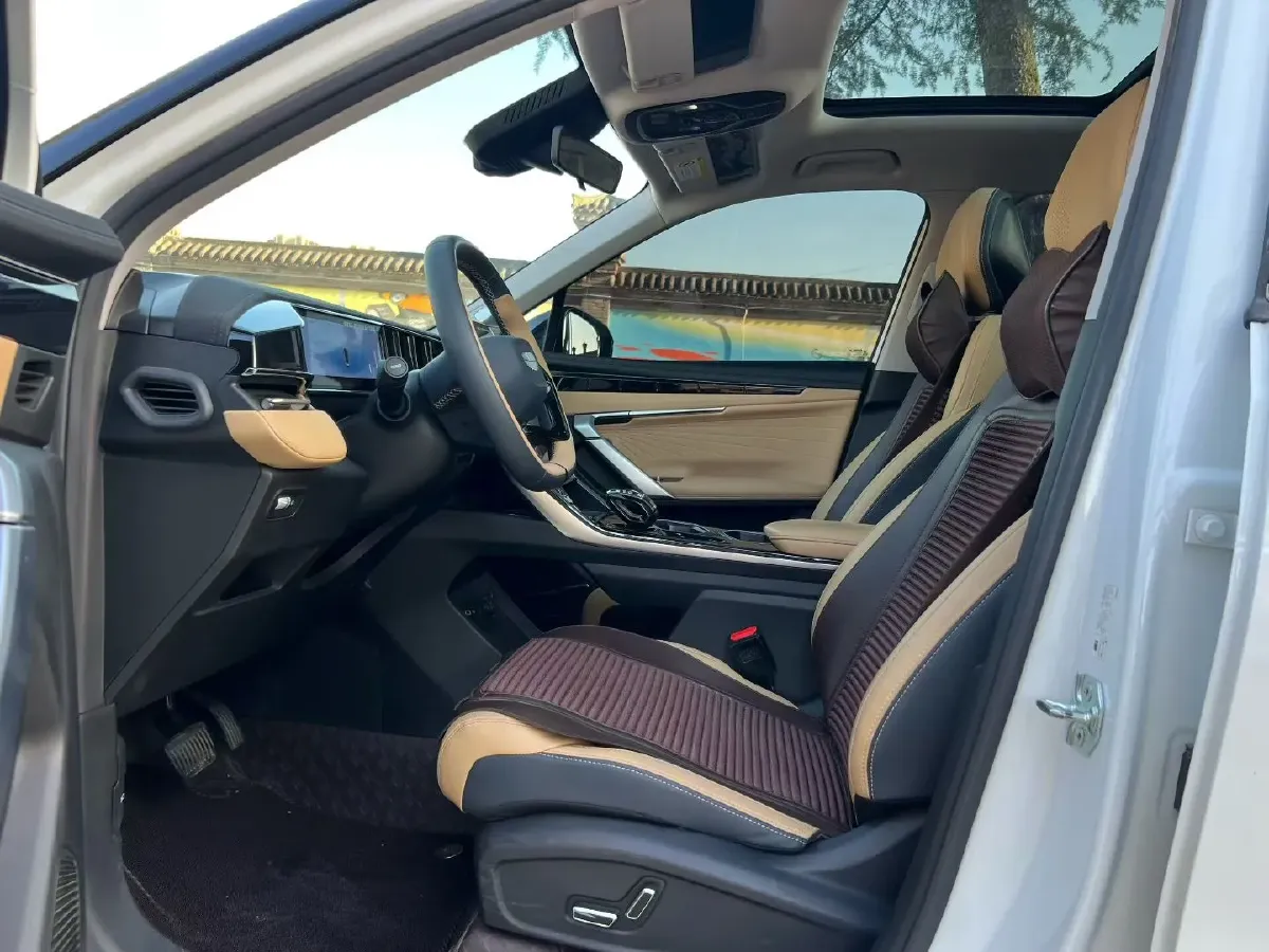 2023 Geely StarRay 1.5T 181HP L4 7DCT,autocango,china used car exporter,china ev exporter,chinese used car exporter,chinese used ev exporter