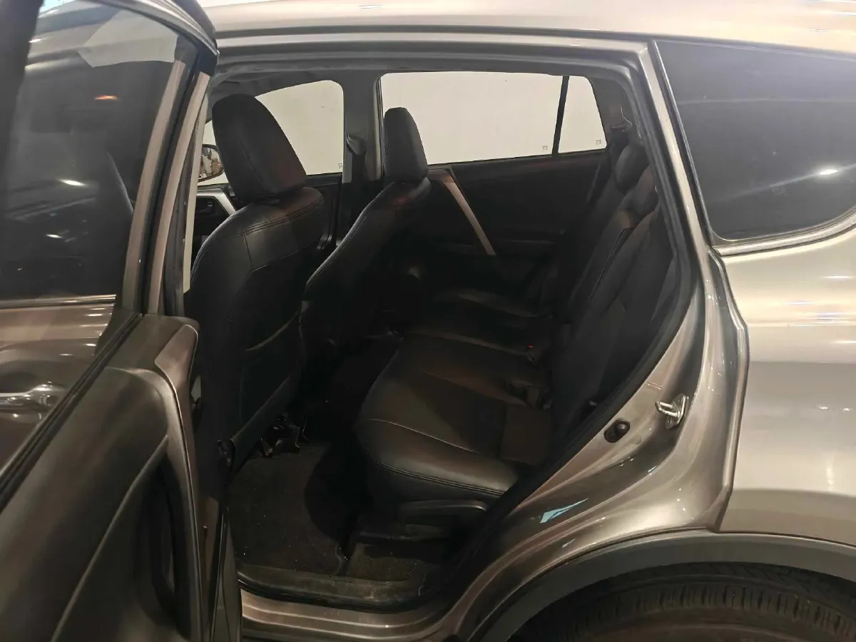 2019 Toyota RAV4 2.0L 151HP L4 CVT,autocango,china used car exporter,china ev exporter,chinese used car exporter,chinese used ev exporter