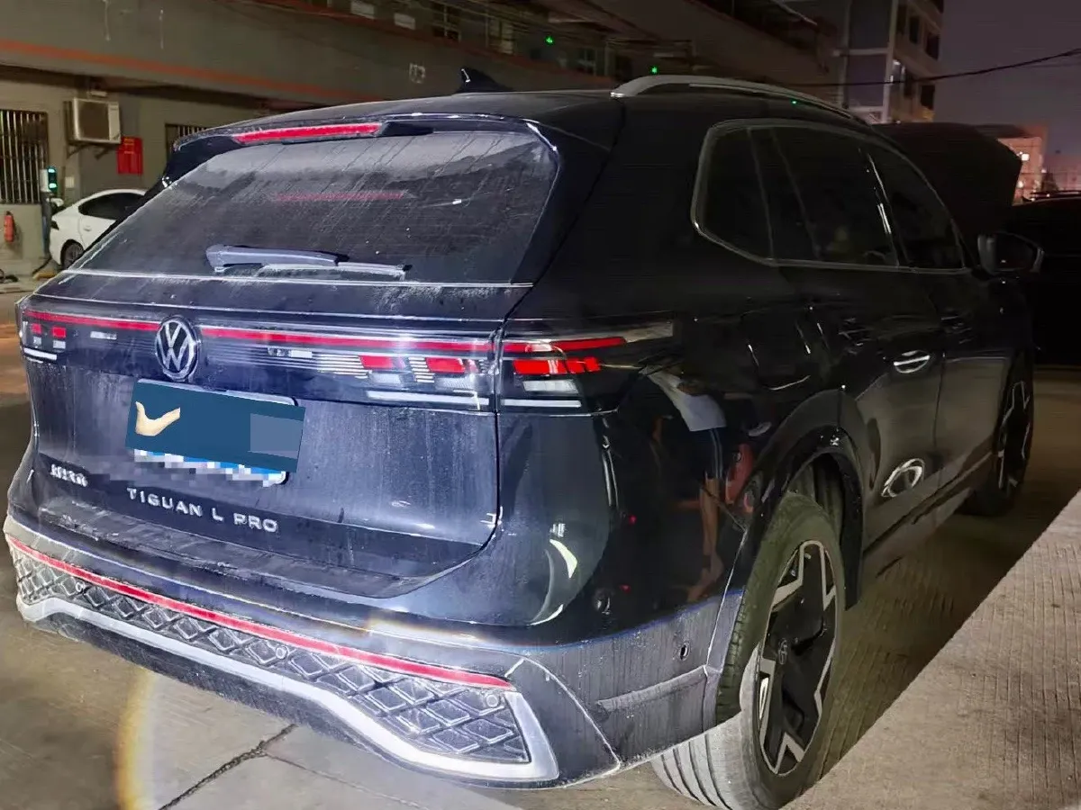 2024 Volkswagen Tiguan L 2.0T 186HP L4 7DCT,autocango,china used car exporter,china ev exporter,chinese used car exporter,chinese used ev exporter