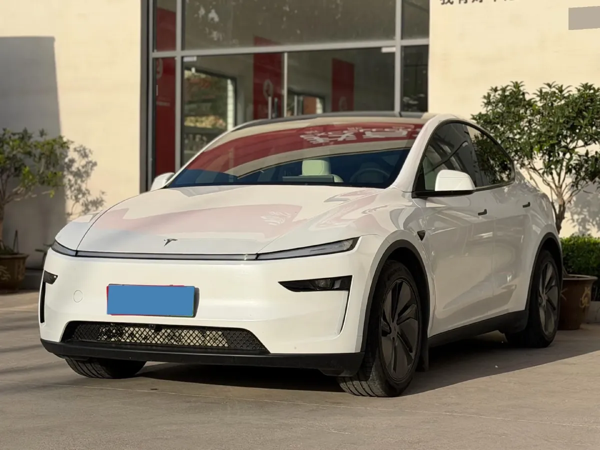 2025 Tesla Model Y BEV 78.4KWH,autocango,china used car exporter,china ev exporter,chinese used car exporter,chinese used ev exporter