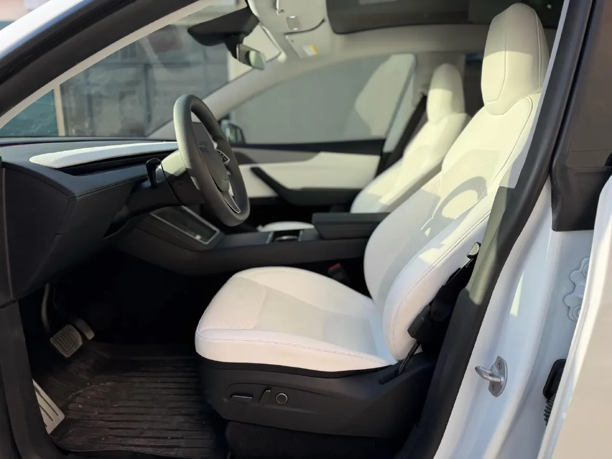 2025 Tesla Model Y BEV 78.4KWH,autocango,china used car exporter,china ev exporter,chinese used car exporter,chinese used ev exporter