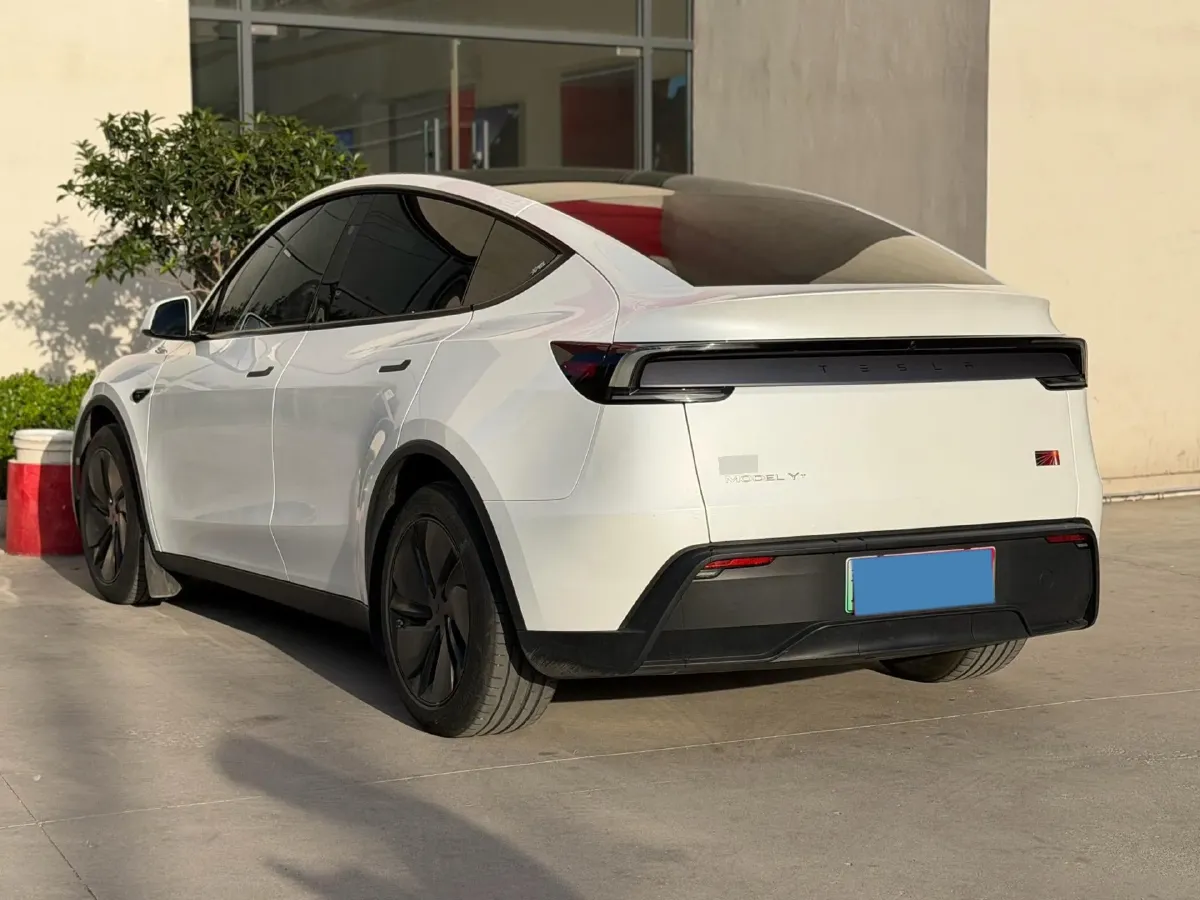 2025 Tesla Model Y BEV 78.4KWH,autocango,china used car exporter,china ev exporter,chinese used car exporter,chinese used ev exporter