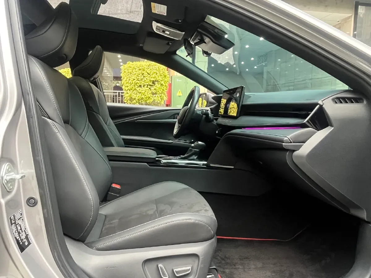 2024 Toyota Camry 2.0L 152HP L4 E-CVT Hybrid,autocango,china used car exporter,china ev exporter,chinese used car exporter,chinese used ev exporter