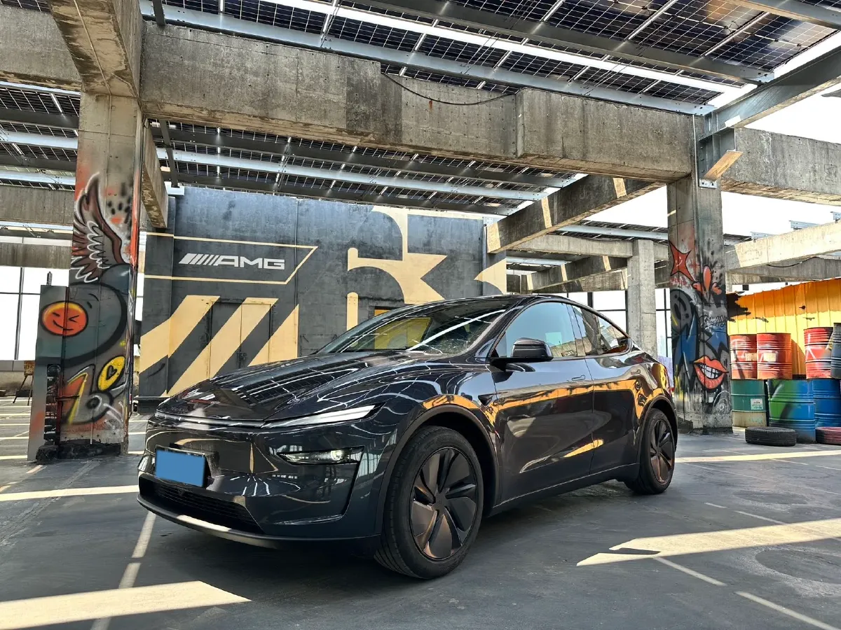 2025 Tesla Model Y BEV 62.5KWH,autocango,china used car exporter,china ev exporter,chinese used car exporter,chinese used ev exporter