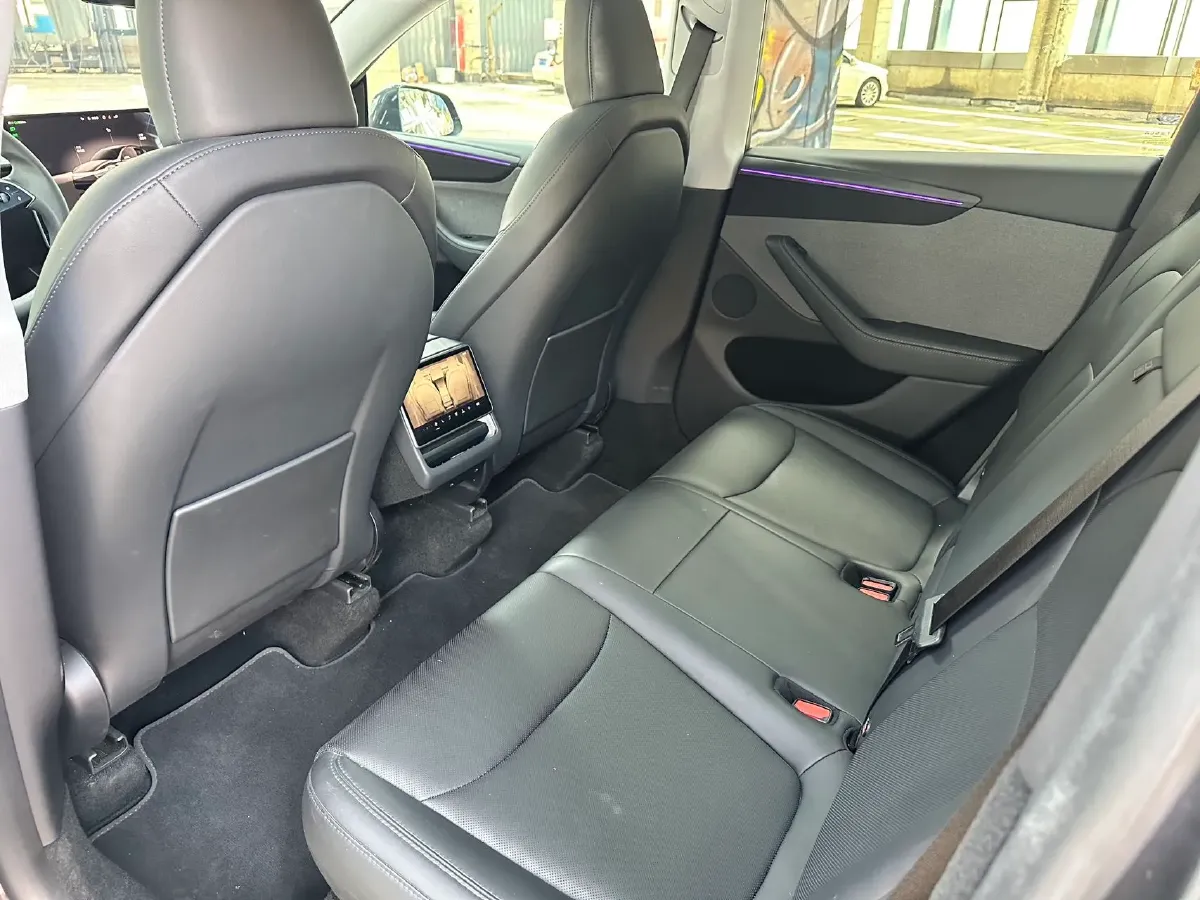 2025 Tesla Model Y BEV 62.5KWH,autocango,china used car exporter,china ev exporter,chinese used car exporter,chinese used ev exporter