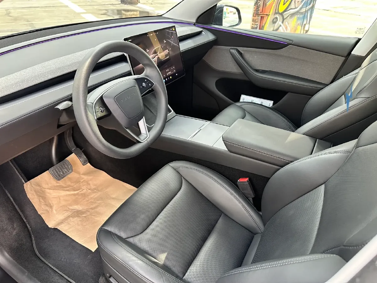 2025 Tesla Model Y BEV 62.5KWH,autocango,china used car exporter,china ev exporter,chinese used car exporter,chinese used ev exporter