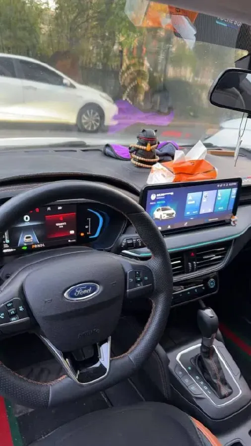 2022 Ford Focus 1.5T 177HP L4 6AT,autocango,china used car exporter,china ev exporter,chinese used car exporter,chinese used ev exporter